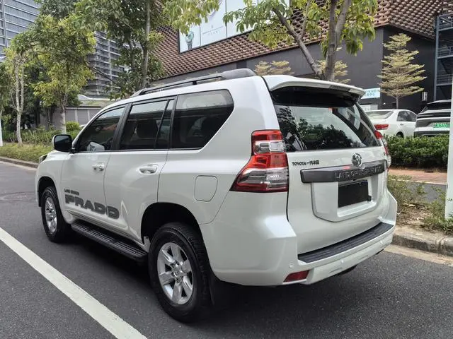TOYOTA Prado 2.7L Automatic Deluxe Edition