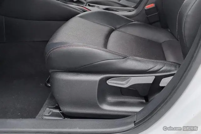 TOYOTA Lei Ling 185T CVT Sports Edition