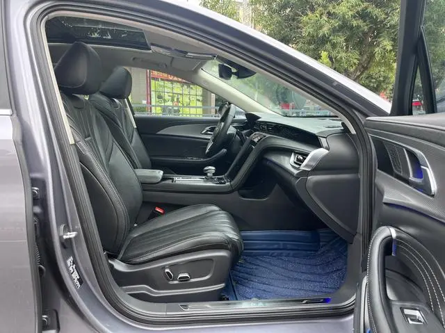 Hongqi Hongqi H5 2.0T Automatic Zhilian Qichang Version
