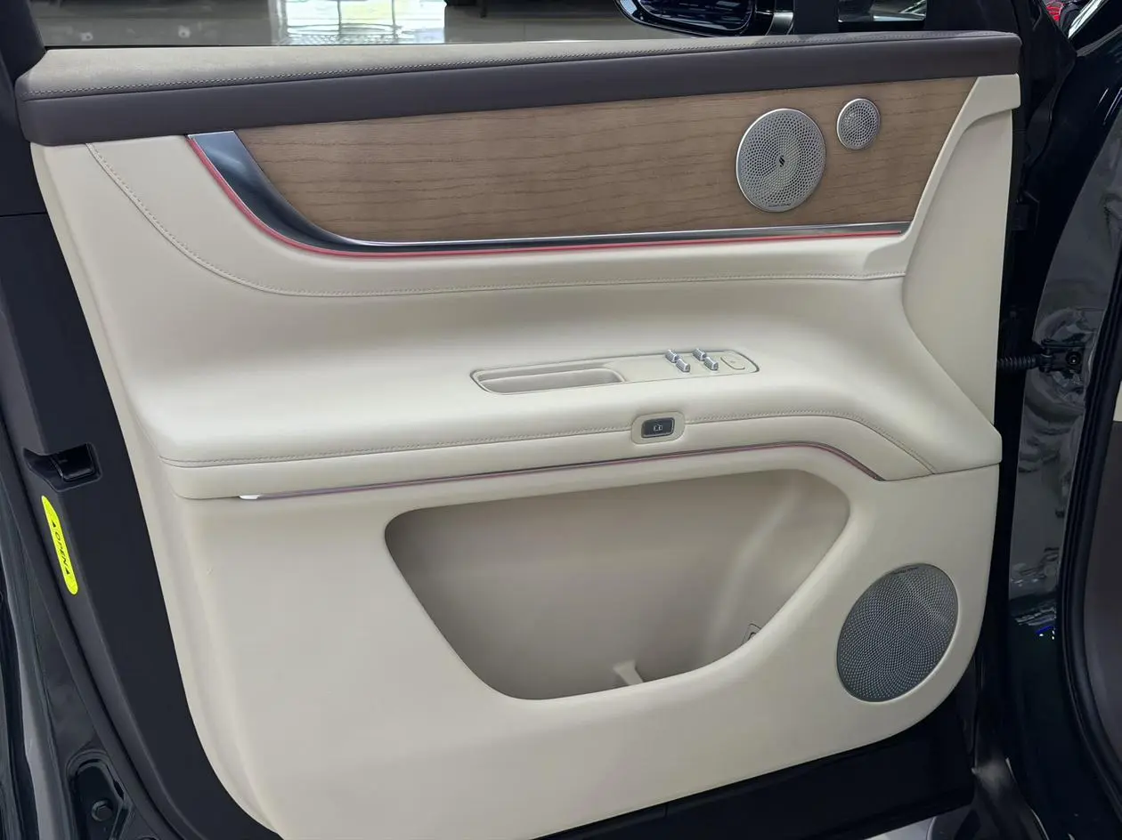AITO Ask the world M9 Extended range Ultra six-seater version