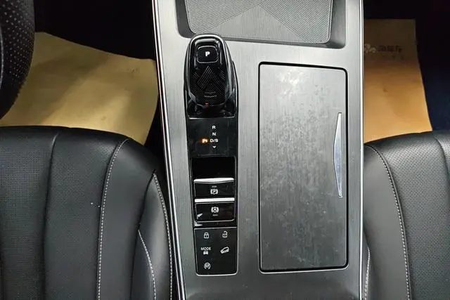 Roewe Roewe RX5 MAX 2.0T Automatic Upgrade Premium Edition