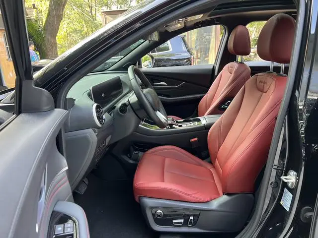 Dongfeng Fengxing Popular T5 EVO Heatwave 1.5 TD DCT Xingyao Edition