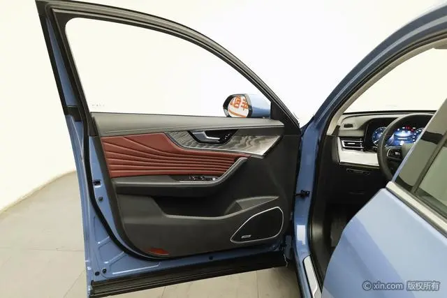 Hongqi Hongqi HS5 2.0T four-wheel drive flag collar Pro version
