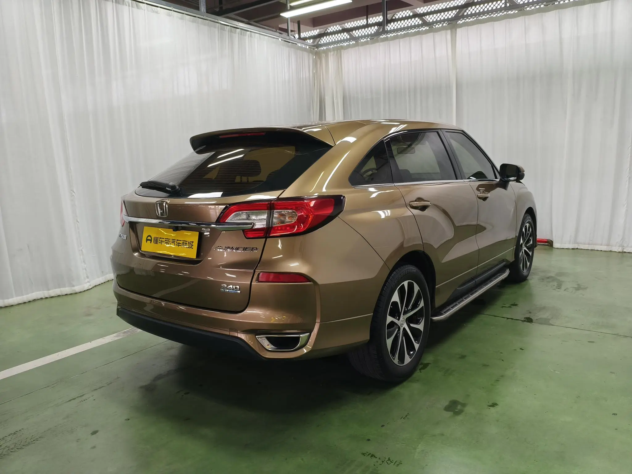Honda Crown Road 240TURBO two-wheel drive Comfort edition