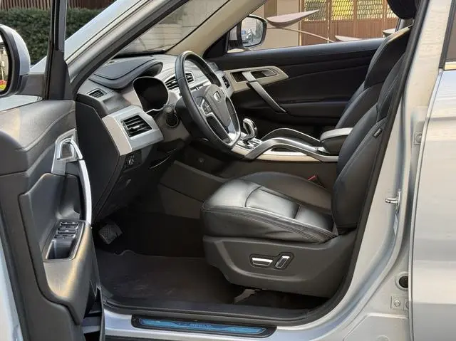 Geely Boyue 1.8TD DCT two-wheel drive intelligent 4G connected version