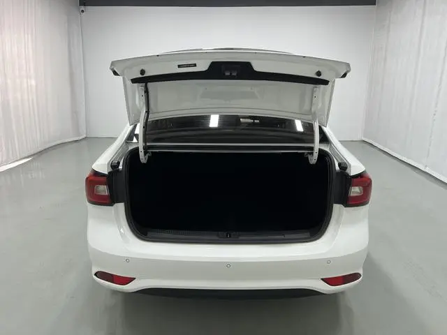 Roewe Roewe i5 1.5L automatic 4G interconnection Langham Place version Country V