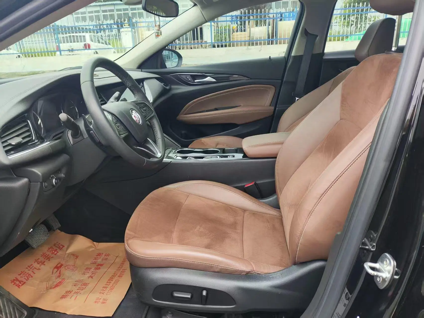 Buick Regal 552T luxury