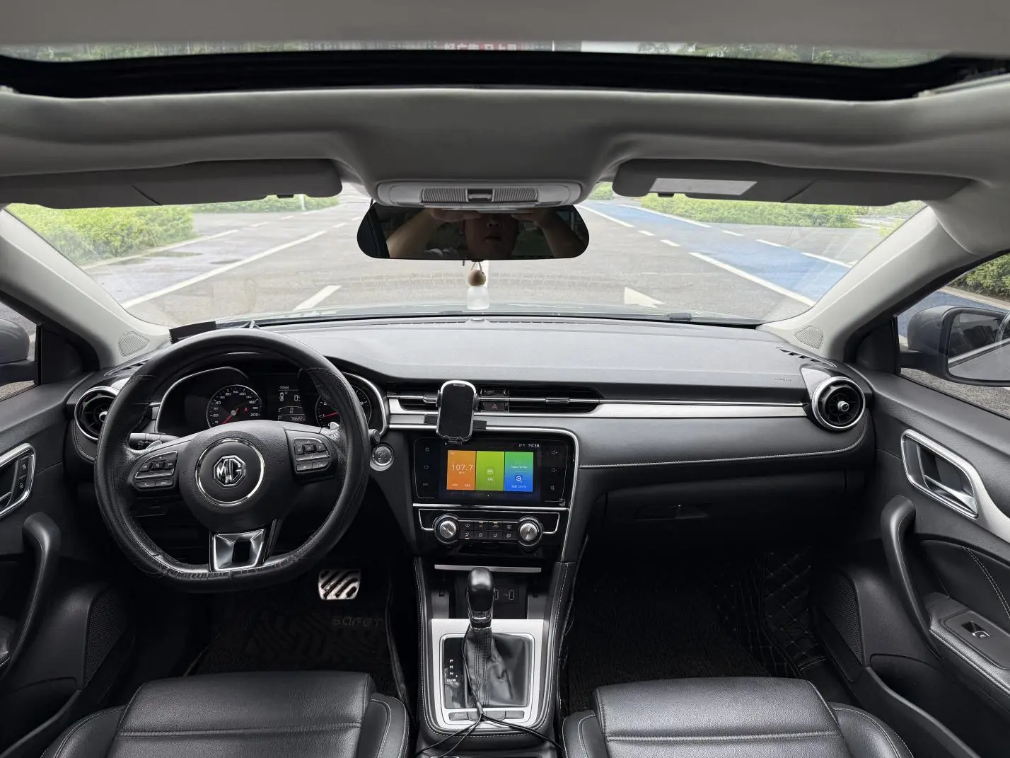 MG MG6 20T automatic luxury Intelligent version