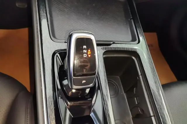 Dongfeng Fengshen Yi Hyun MAX 1.5T super-capable Dad*hybrid version