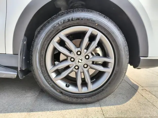 Dongfeng Fengguang Scenery 580 1.5T CVT luxury