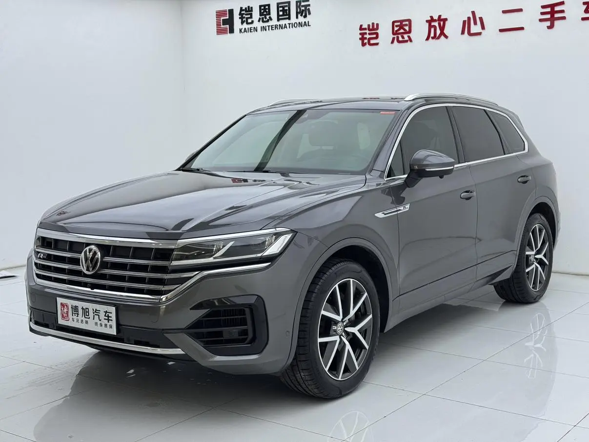 Volkswagen Touareg 3.0 TSI Sharp Front Version Country V