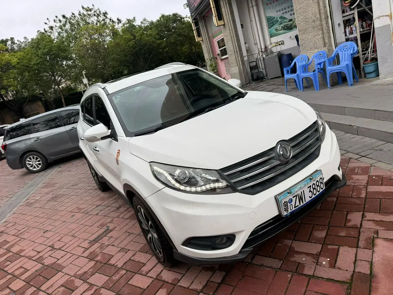 Dongfeng Fengguang Scenery 580 1.5T CVT luxury