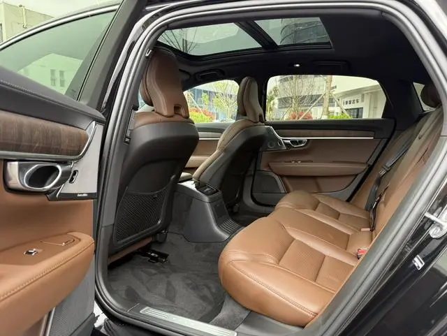 Volvo Volvo S90 PHEV T8 four-wheel drive long battery life Zhiya Deluxe Edition