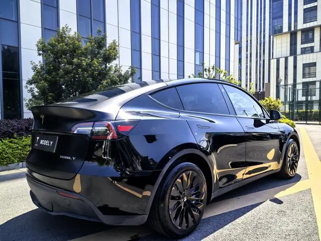 Tesla Model Y Standard battery life, rear-wheel drive version