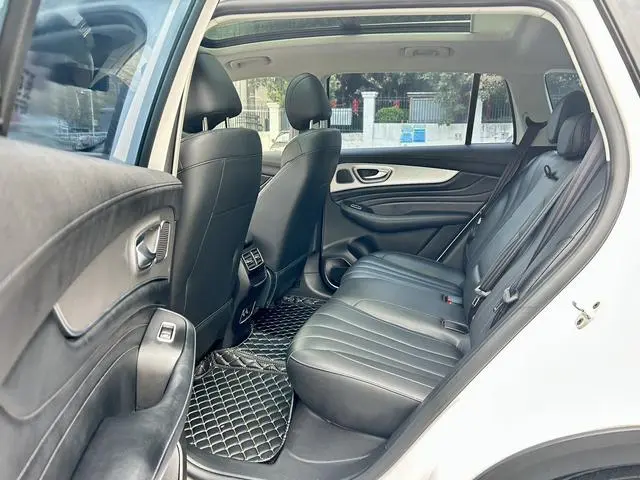 Roewe Roewe RX5 MAX Supreme series 300TGI automatic Luxury Cockpit Version