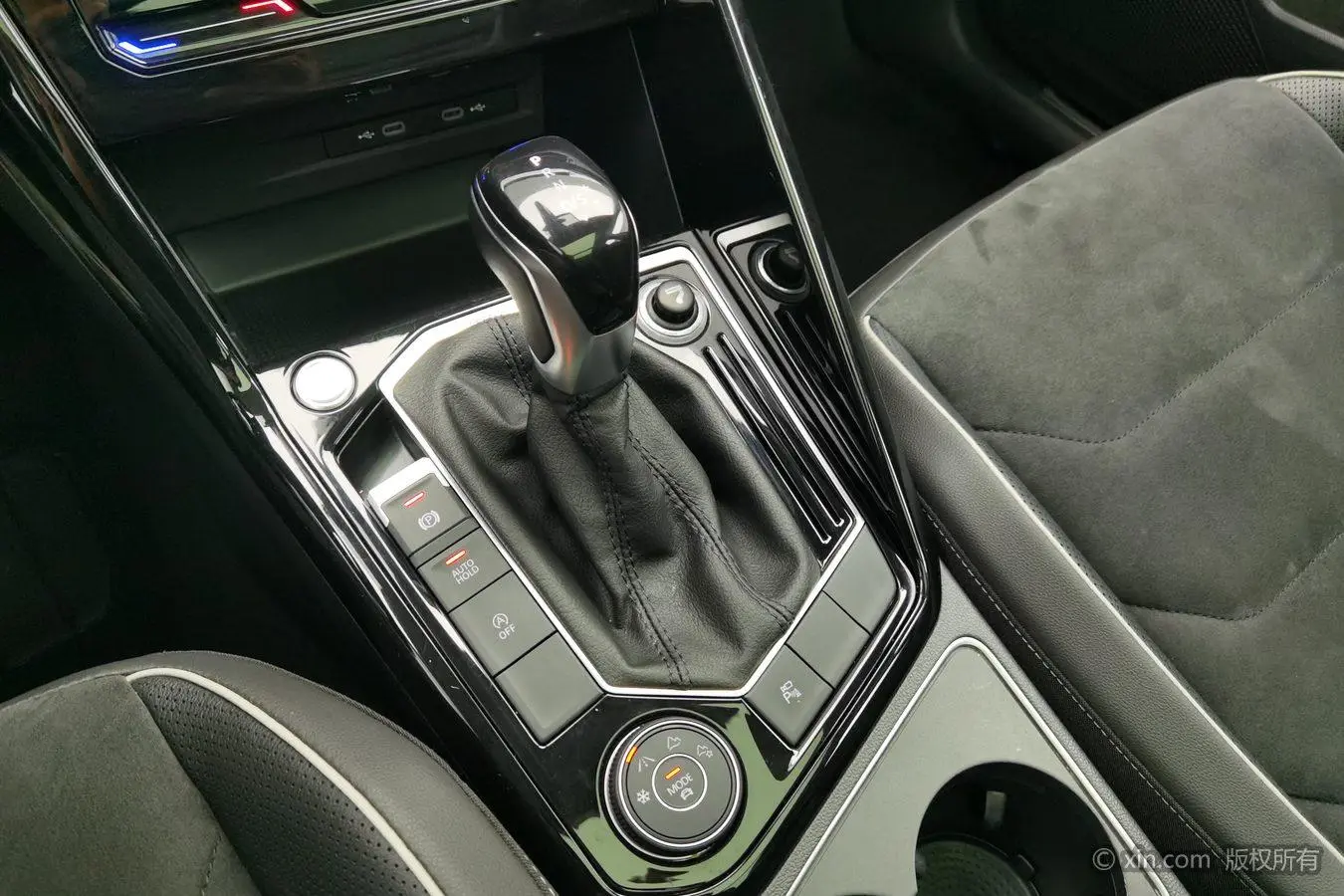 Volkswagen Tanyue 380TSI Luxury Zhilian Edition Pro Four-wheel drive