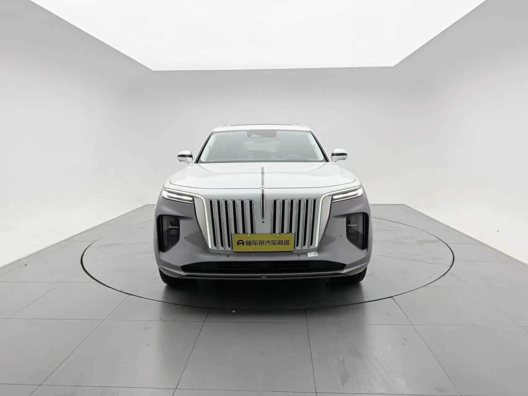 Hongqi Hongqi E-HS9 Facelift 660km flag collar version four-seater