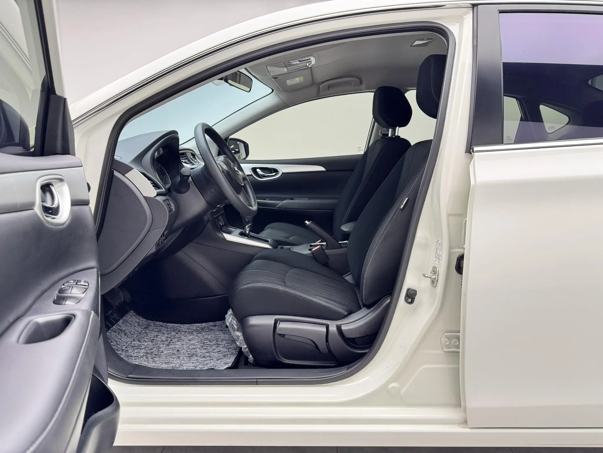 Nissan Xuan Yi Classic 1.6 XE CVT Comfort Edition