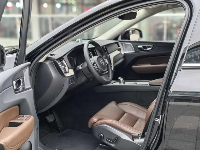 Volvo Volvo XC60 PHEV T8 E-drive Hybrid Zhizun Deluxe Edition Country V