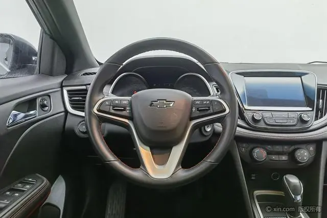 Chevrolet Cruze RS 330T Automatic Fun Version
