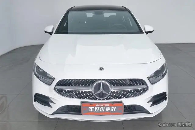 Mercedes-Benz Mercedes-Benz A-class Facelift A 180 L sports sedan