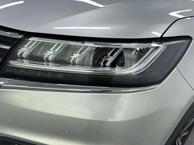 Roewe Roewe eRX5 50T Hybrid Interconnection Premium Ultimate Edition