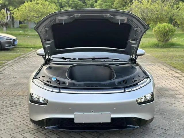 Xpeng Xiaopeng P7 586E