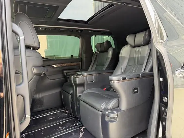TOYOTA Elfa Dual Engine 2.5L Premium Edition