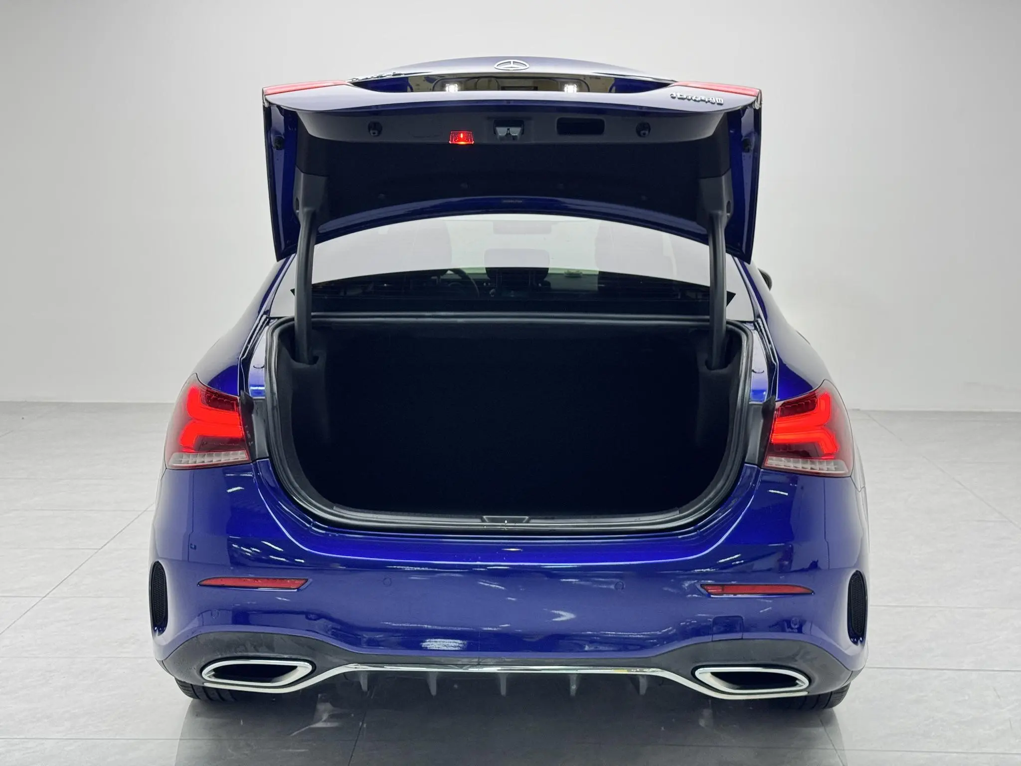 Mercedes-Benz Mercedes-Benz A-class A 200 L sports sedan
