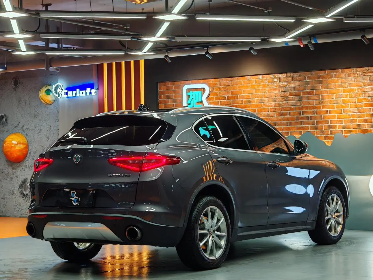 Alfa Romeo Stelvio 2.0T 280HP Deluxe Edition
