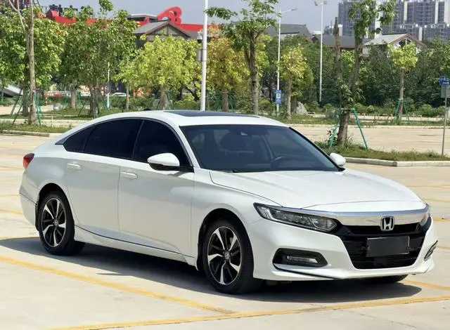 Honda Accord 260TURBO Deluxe Edition Country V