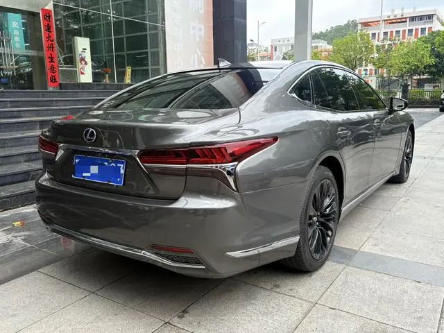 Lexus Lexus LS 500h Executive Edition Country V