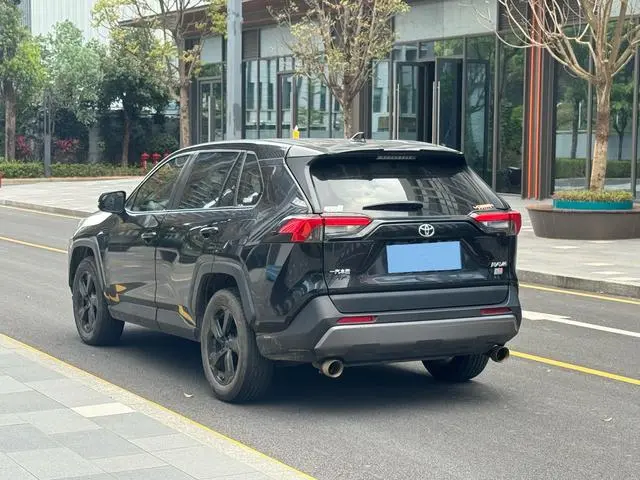 TOYOTA RAV4 Rongfang 2.0L CVT two-wheel drive fashion Plus version