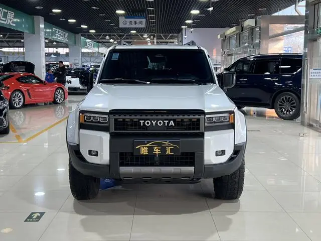 TOYOTA Prado 2.4T dual-engine Hummer WX version 6-seater
