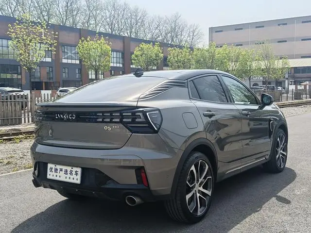 LYNK & CO Lynk 05 2.0TD four-wheel drive Halo