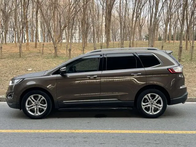 Ford Sharp World EcoBoost 245 two-wheel drive Hao Rui type 7-seater country V