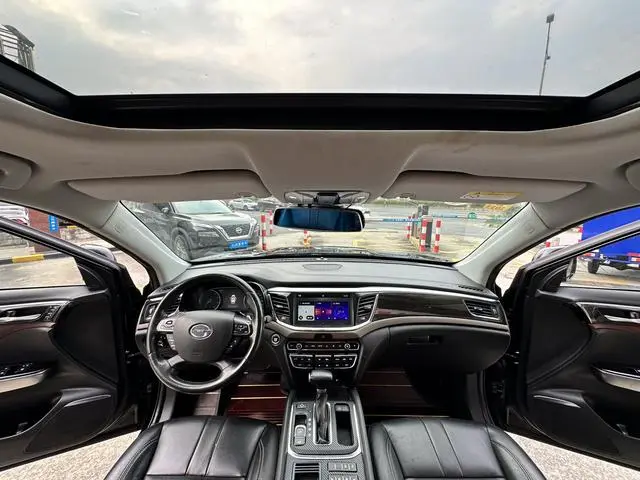 GAC Trumpchi GS8 320T two-wheel drive luxury Zhilian Edition 7 seats