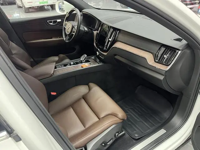 Volvo Volvo XC60 PHEV T8 four-wheel drive Zhiyuan Deluxe Edition