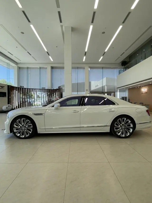 Bentley Flying Spur PHEV 4.0T V8 Mulliner