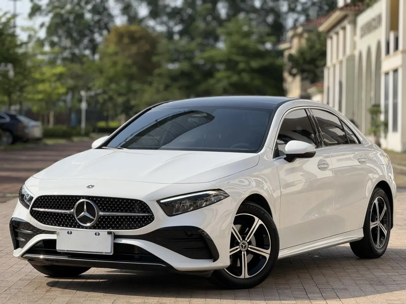 Mercedes-Benz Mercedes-Benz A-class Facelift A 200 L fashion version