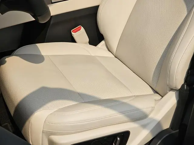 Li Auto Ideal MEGA Home Family Special Edition