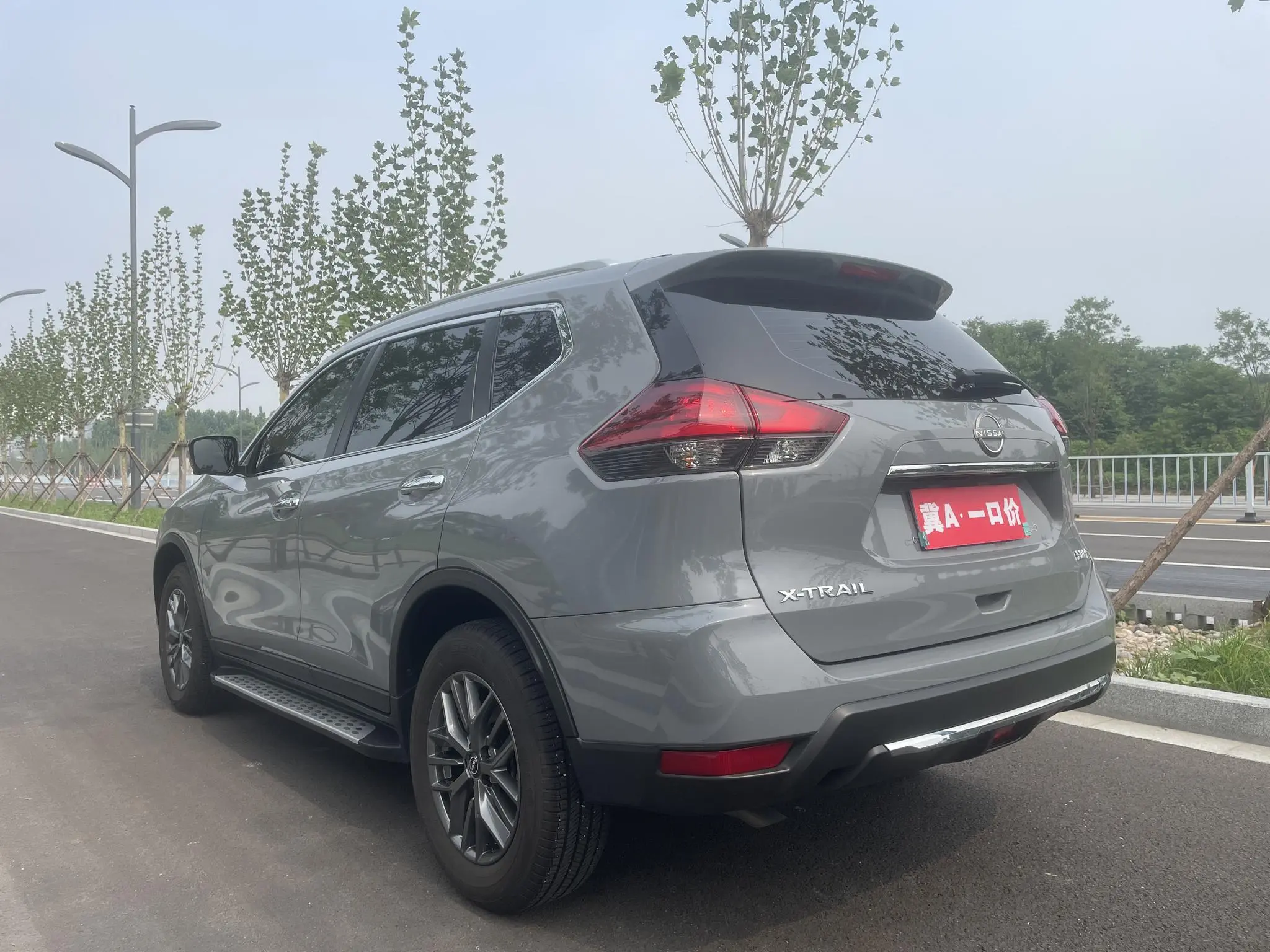 Nissan Qijun Honor 2.0L two-wheel drive leading version