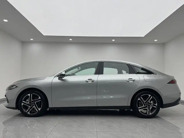 Roewe Roewe D7 DMH 125 Ultimate Edition
