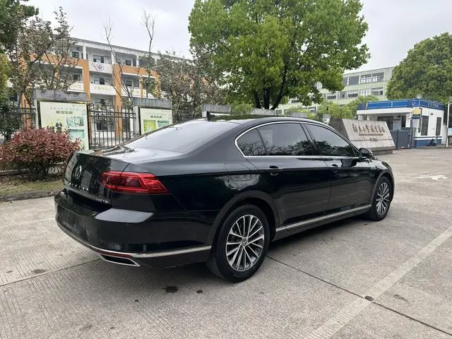 Volkswagen Magotan 330TSI DSG 30th Anniversary Edition