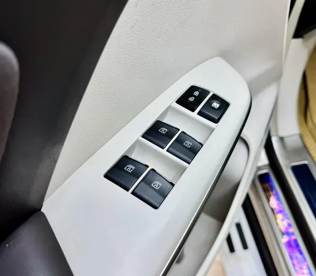 GAC Trumpchi GS8 320T two-wheel drive luxury Zhilian Edition 7 seats
