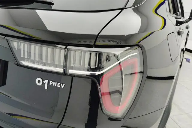 LYNK & CO Lynk &Co. 01 EM-P 1.5T Jin Pro Country VI