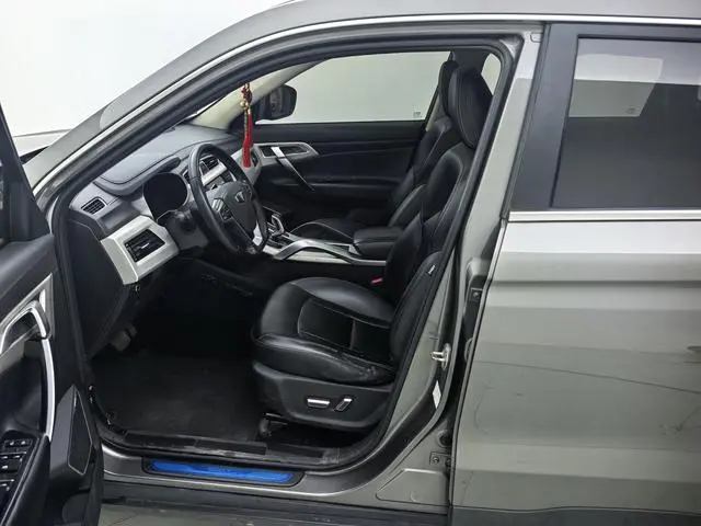 Geely Boyue 1.8TD DCT two-wheel drive intelligent 4G connected version