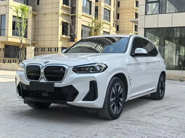 BMW BMW iX3 Leading type