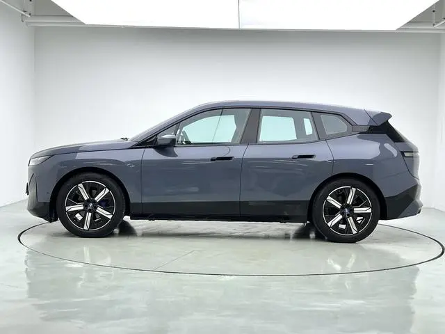 BMW BMW iX xDrive40