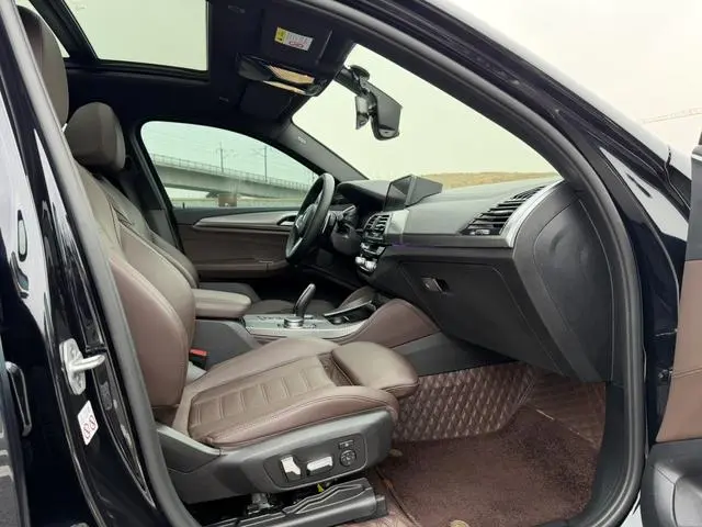 BMW BMW X4 xDrive25i M Sports Yao Ye Suit